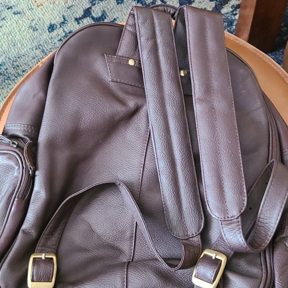 Bugatti leather backpack - Picture 2 of 8